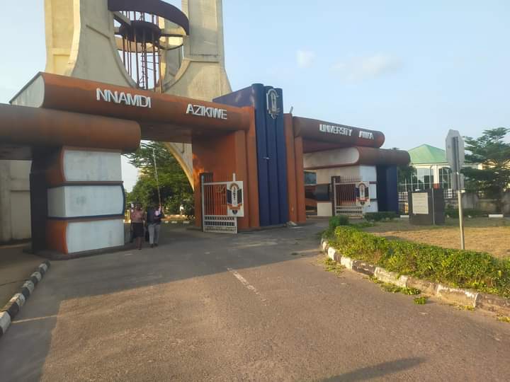Read more about the article Sacked Unizik VC refuses to obey FG’s letter nullifying his appointment.