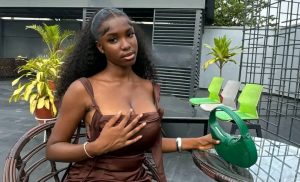 Read more about the article Praise John (Slim Girl) sets internet ablaze with stunning Christmas message