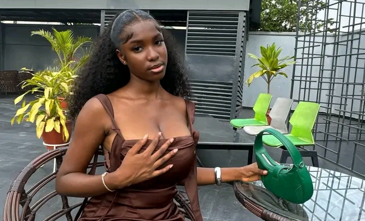 Read more about the article Praise John (Slim Girl) sets internet ablaze with stunning Christmas message