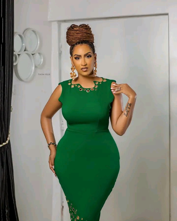You are currently viewing Juliet Ibrahim spreads Christmas cheer with stunning holiday pictures