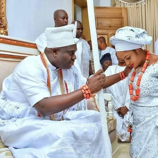 Read more about the article The Unspoken Rules of Marrying a Powerful Man: Lessons from the Ooni of Ife’s Marriage