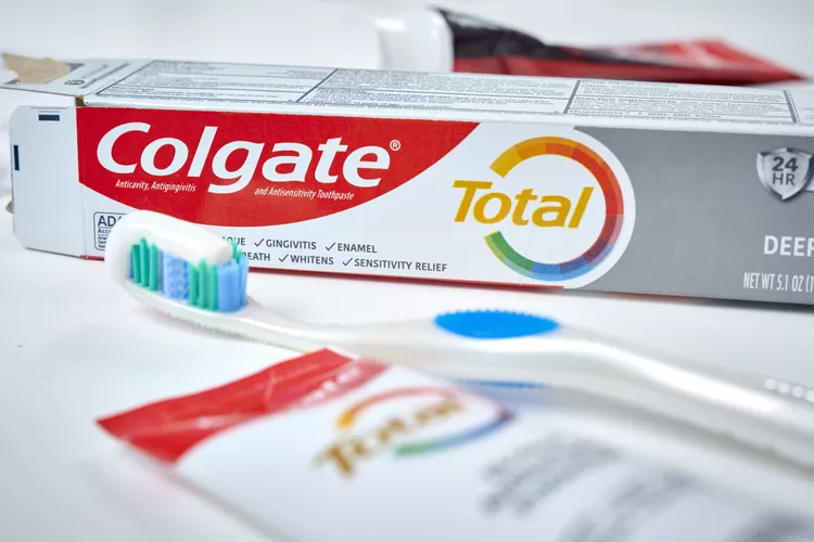 Read more about the article Colgate-Palmolive’s stock took a hit, falling 5% after the company’s fourth-quarter revenue missed analysts’ forecasts, largely due to negative foreign exchange impacts