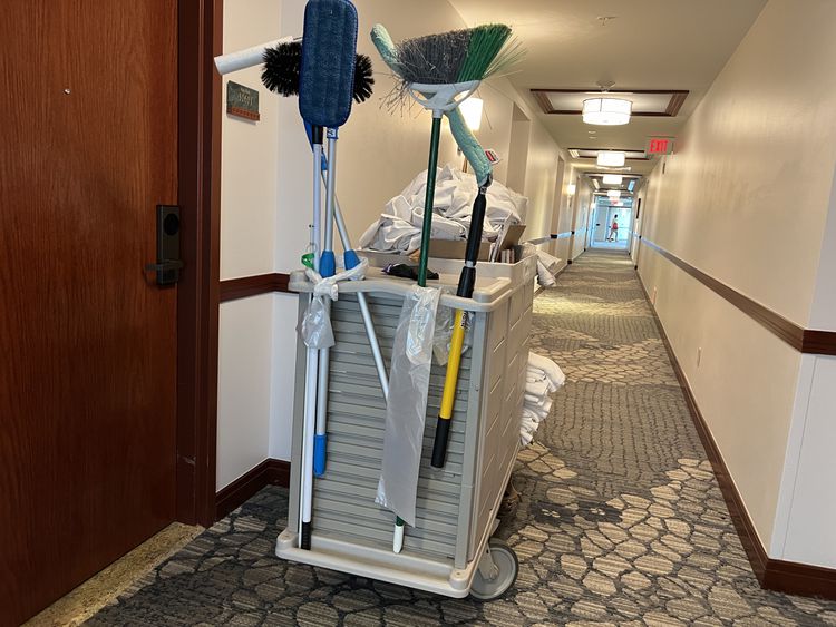 Read more about the article The Great Hotel Debate: Cleanliness vs. Cost