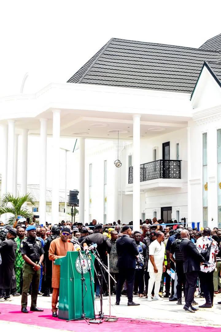 You are currently viewing Is It the Responsibility of the Rivers State Government to Build a Palace for the King of Akpor in Rivers State?