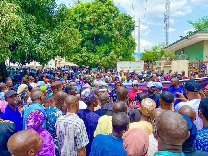 You are currently viewing BREAKING: Massive Protest Erupts as Kogi Central Women Lead #NatashaMustGo Campaign, Storm INEC Headquarters in Lokoja