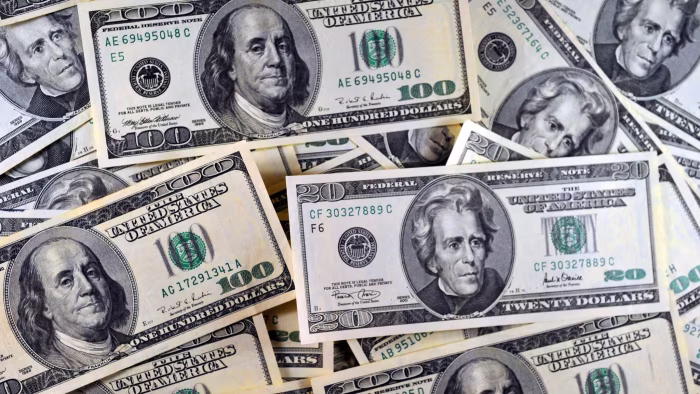 Read more about the article The U.S. Dollar’s Decline in 2025: Unpacking the Drivers and Implications