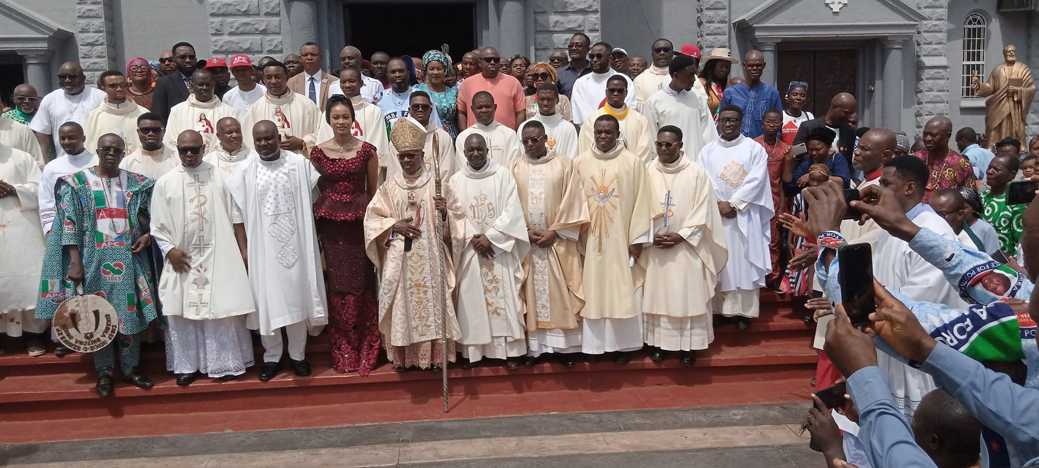 Read more about the article Ukachukwu, Ekwunife Attend Mass At Holy Trinity Catholic Cathedral, Onitsha …Give Thanksgiving To God For The Journey So Far.